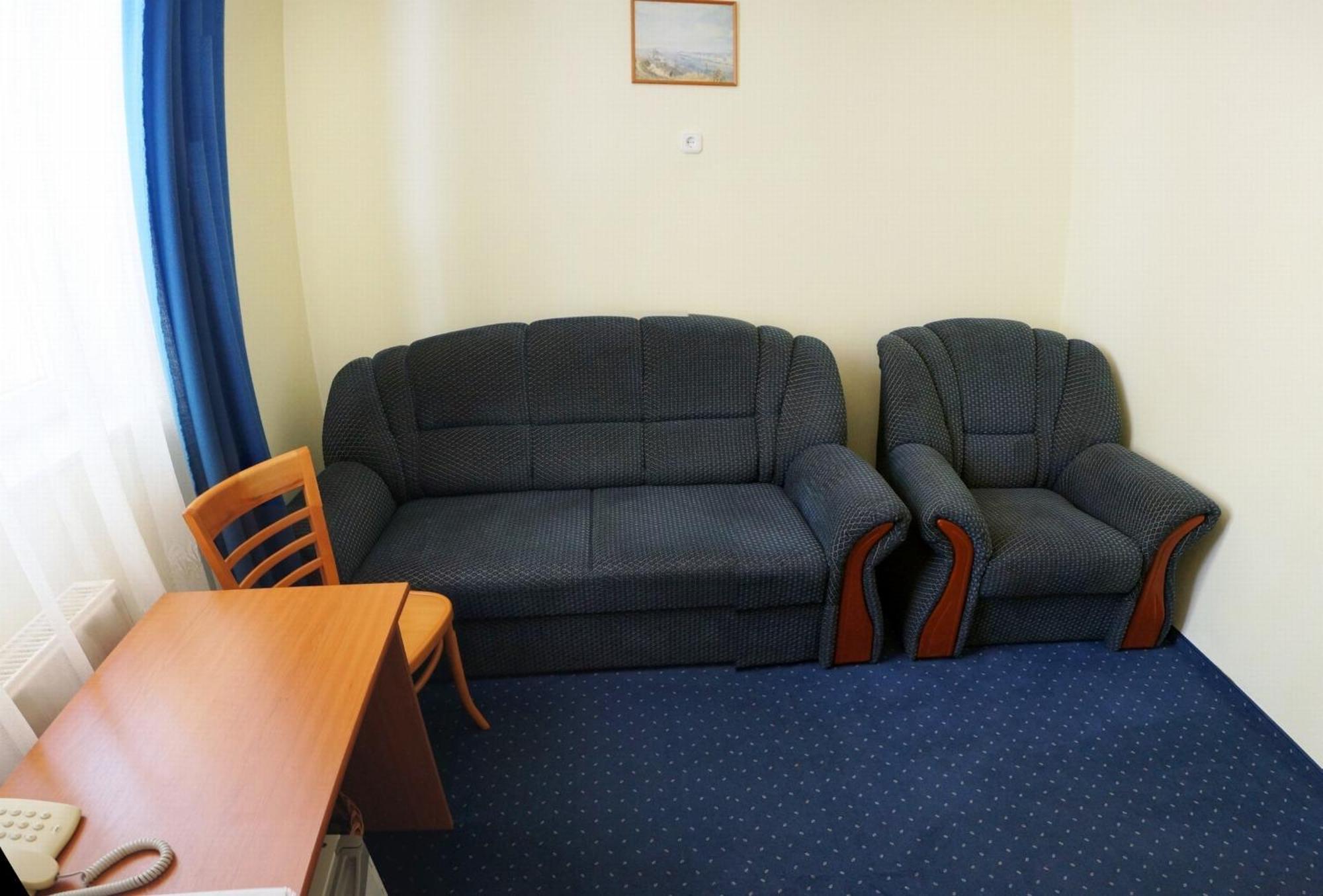 Corvin Hotel Gyor Ruang foto