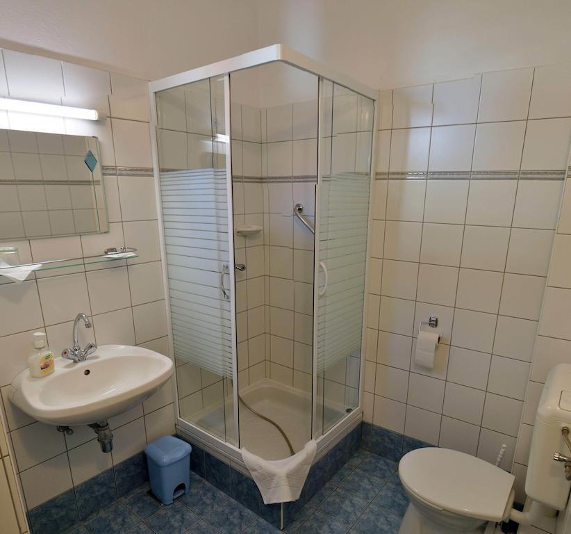 Corvin Hotel Gyor Bagian luar foto