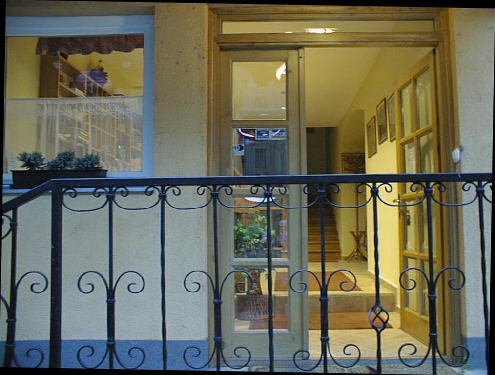 Corvin Hotel Gyor Bagian luar foto